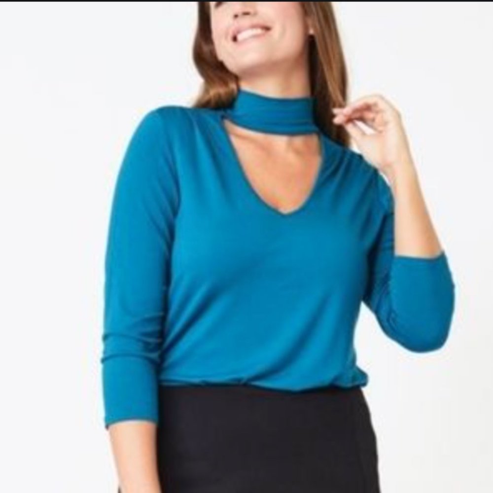 RUBY RIBBON Choker Neck Top in BLUE Size L